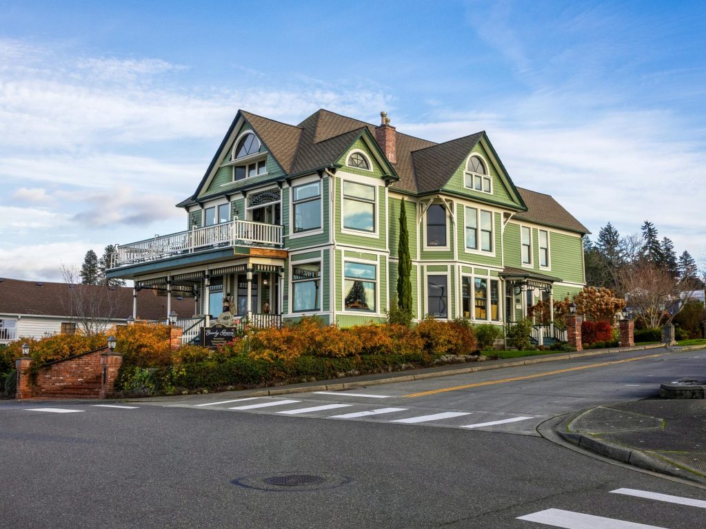 We Buy Houses For Cash In Newton, Ma